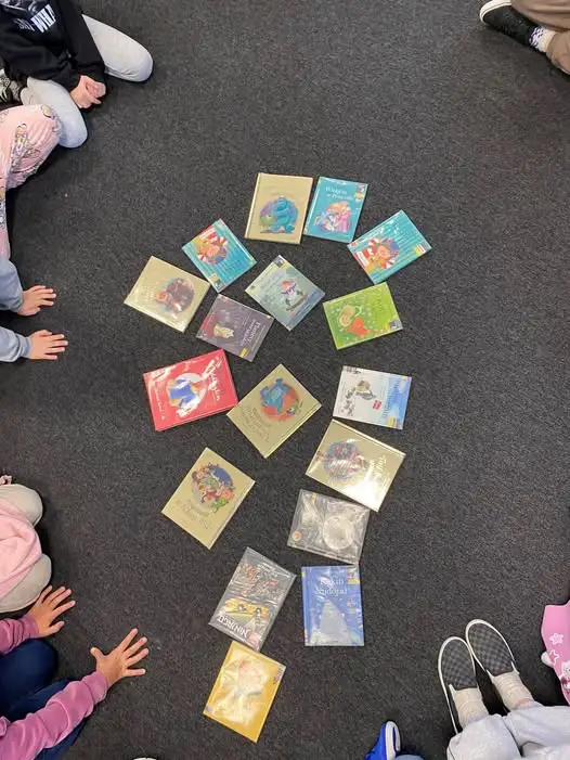 Pierwszoklasiści z Rumi oficjalnie zostali czytelnikami szkolnej biblioteki