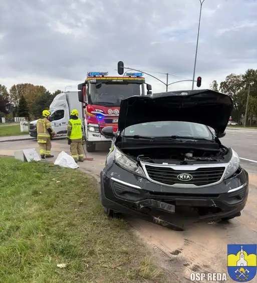 Zderzenie dwóch aut w Redzie – interweniowały OSP Reda i JRG Rumia